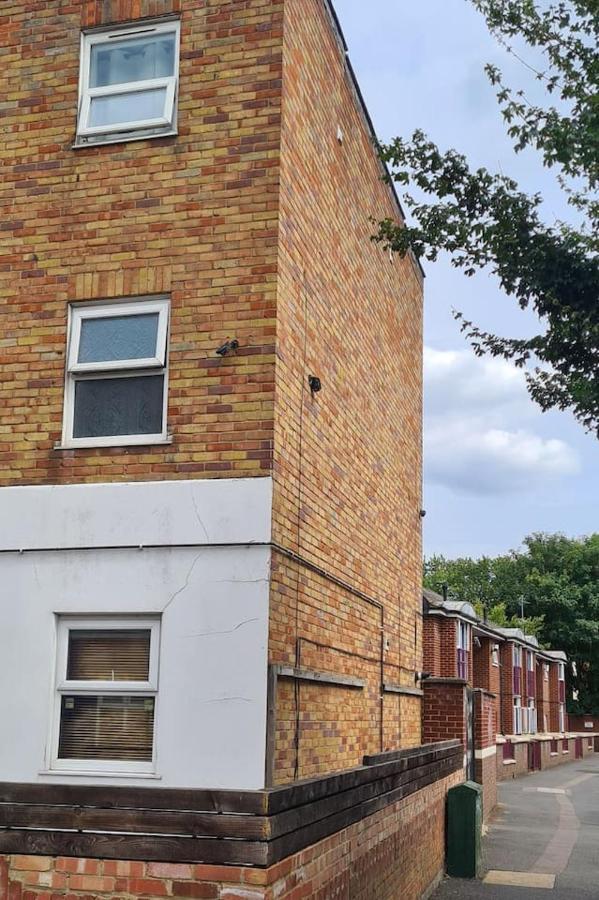 Feriehus Close To Tower Bridge - 4 Bedroom House - 3 Bathrooms - Free Parking 3 Cars - Sleep 9