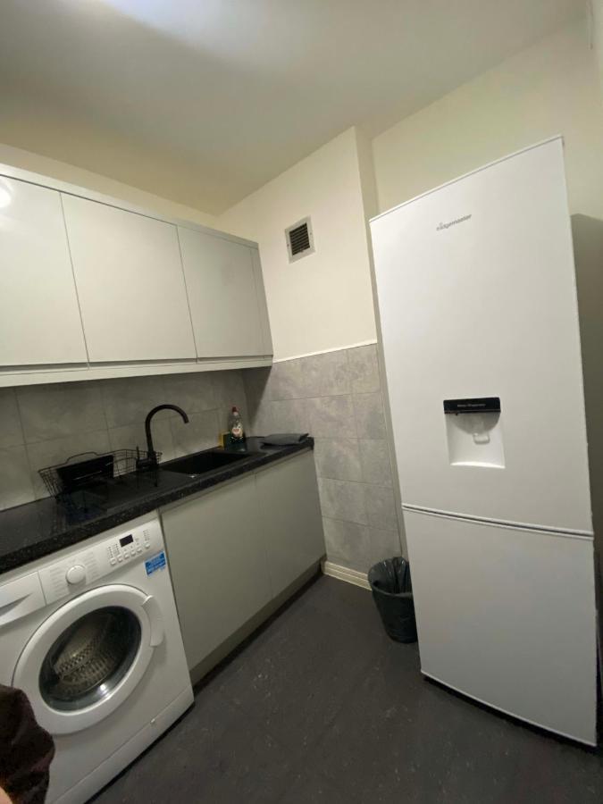 Apartment In - 24 7 Security *
