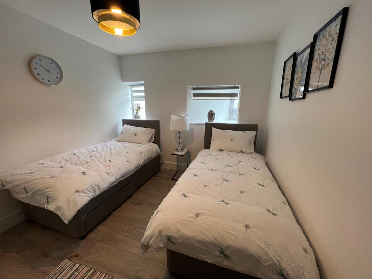 Apartment C5, Spacious 3 Bedroom Flat In Wembley *