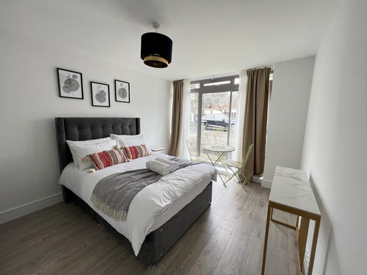 C5, Spacious 3 Bedroom Flat In Wembley