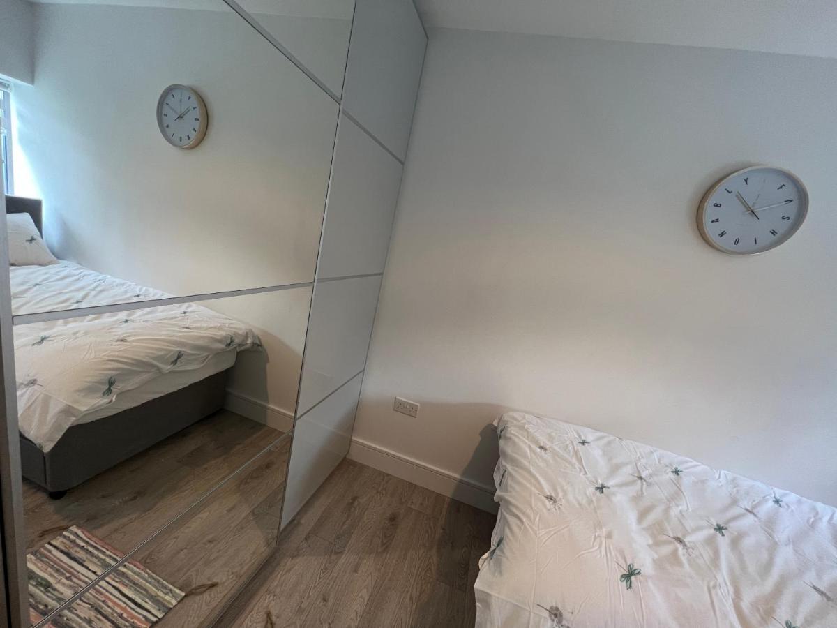 C5, Spacious 3 Bedroom Flat In Wembley London