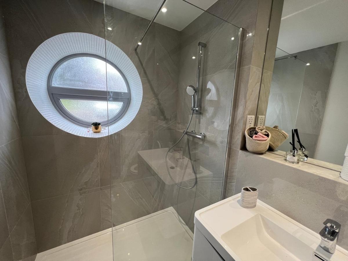 Apartment C5, Spacious 3 Bedroom Flat In Wembley London