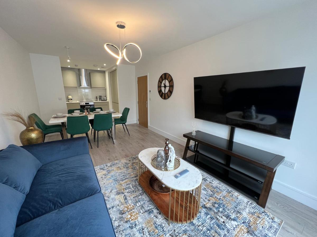 Apartment C5, Spacious 3 Bedroom Flat In Wembley