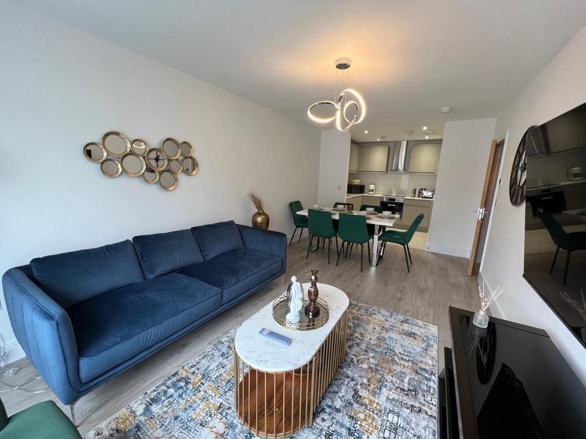 C5, Spacious 3 Bedroom Flat In Wembley
