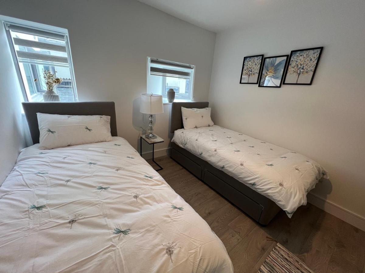 Apartment C5, Spacious 3 Bedroom Flat In Wembley