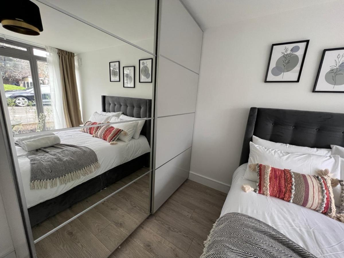 C5, Spacious 3 Bedroom Flat In Wembley