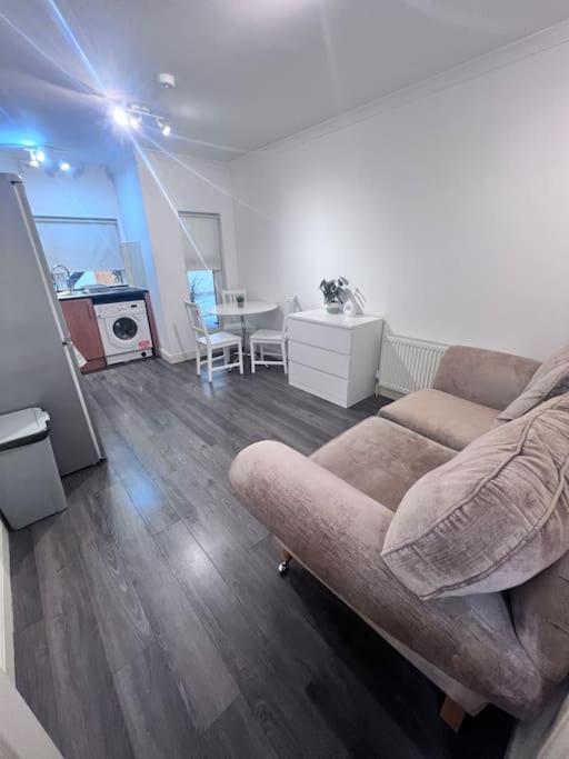 Flat 1, 419 Fulham, 2 Bedroom, 1 Bathroom Flat London