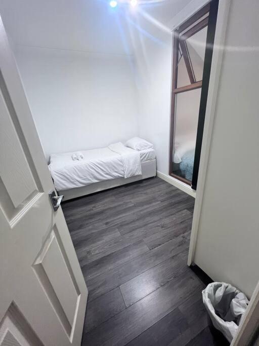 Flat 1, 419 Fulham, 2 Bedroom, 1 Bathroom Flat