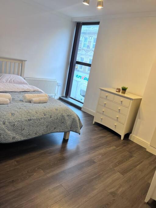 Leilighet Flat 1, 419 Fulham, 2 Bedroom, 1 Bathroom Flat