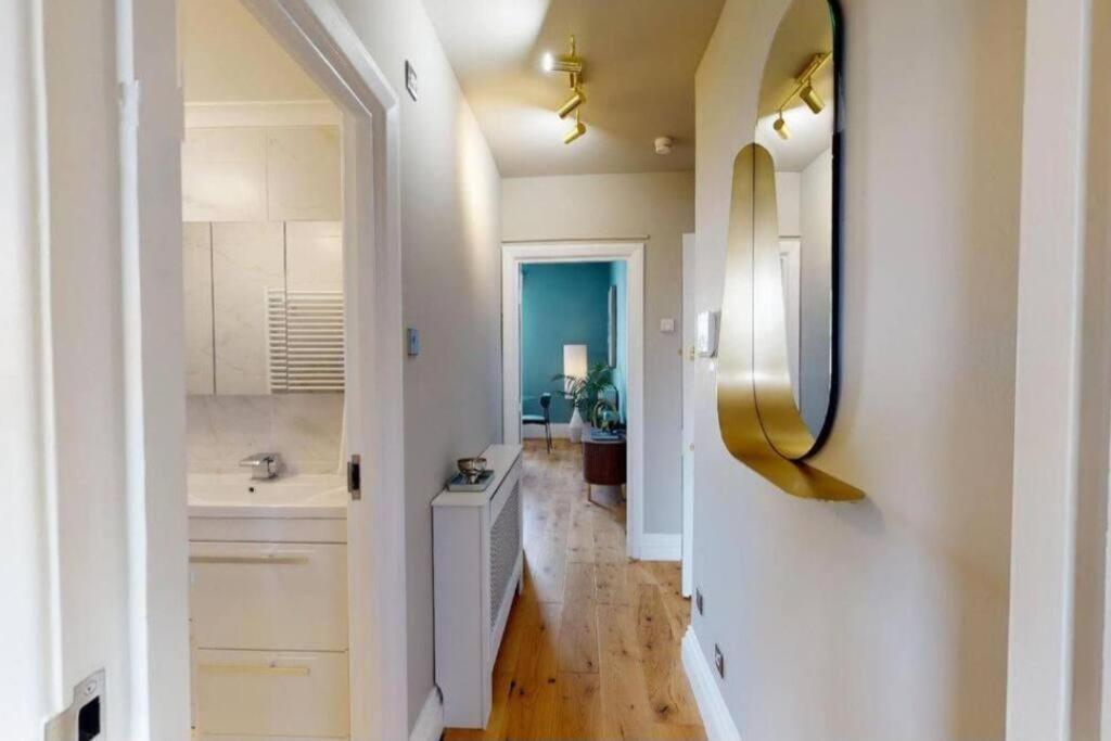 Gorgeous Hyde Park With Lift-elevator Access & View Apartment