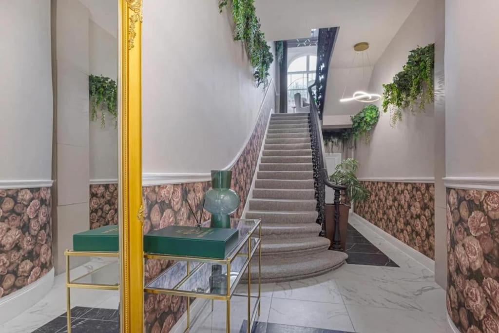 Gorgeous Hyde Park With Lift-elevator Access & View