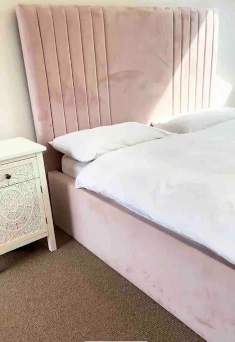 Сasa de vacaciones Whole House, Ensuite & Garden, 3 Bedrooms