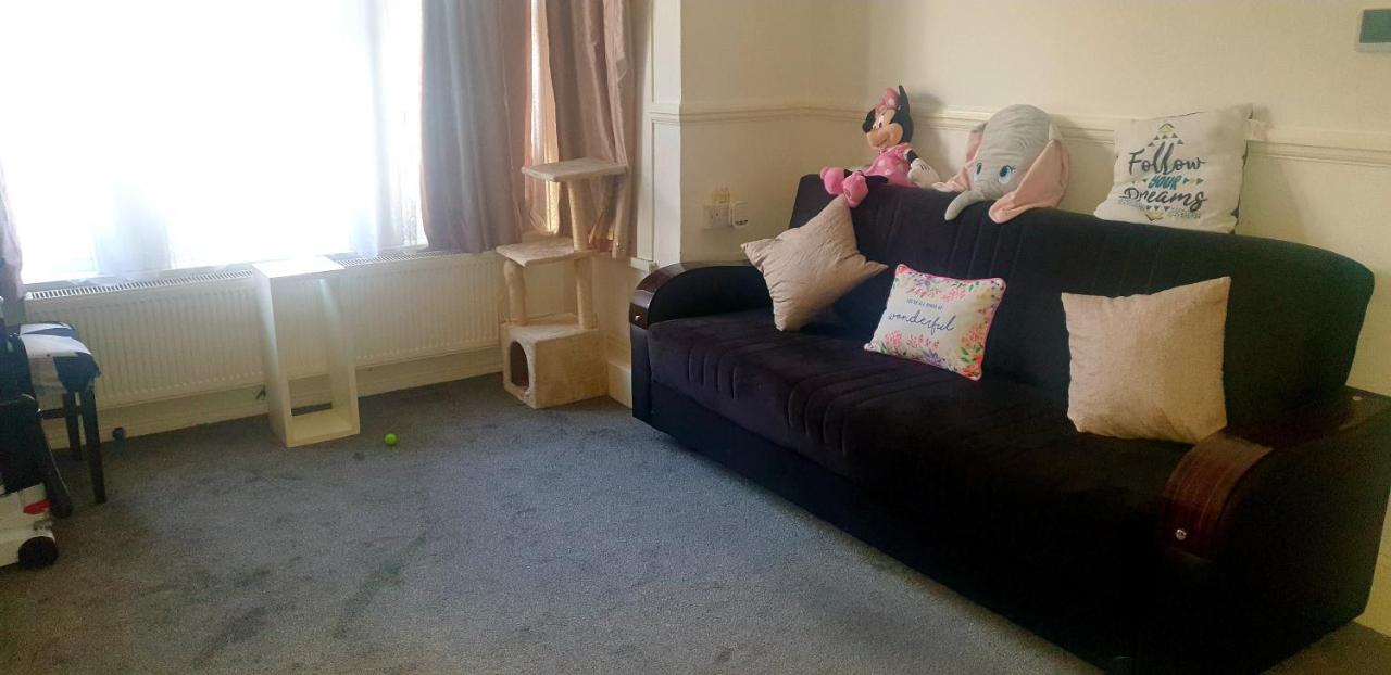 Guest house Ema London