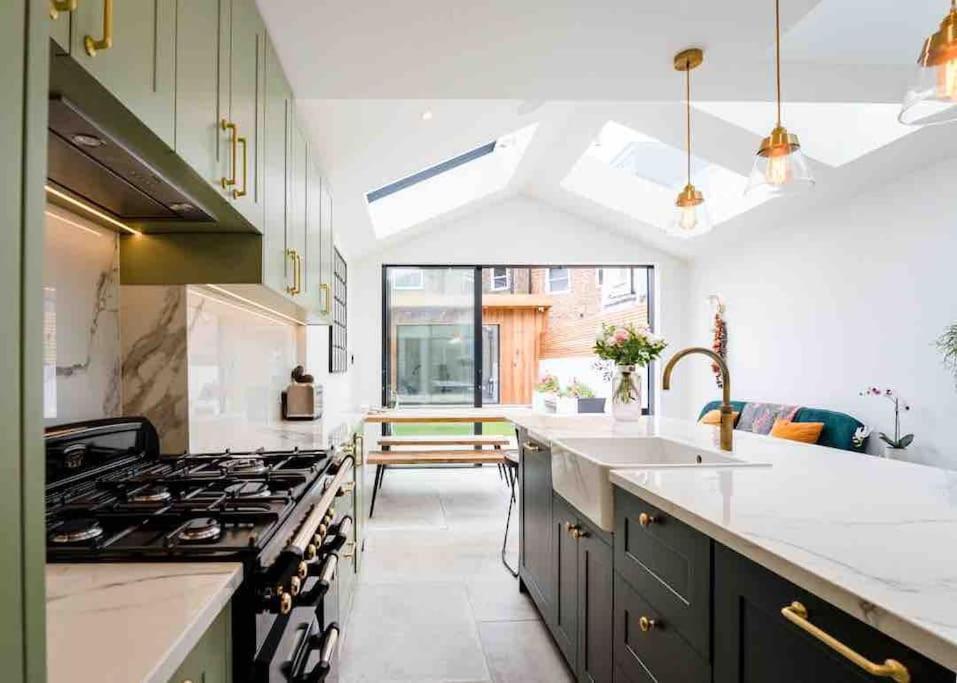Ferienhaus Whole House, Ensuite & Garden, 3 Bedrooms *