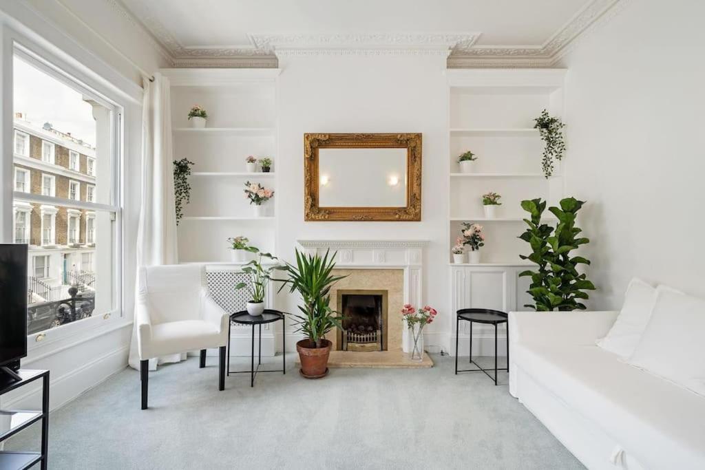 Beautiful Two Bedroom Maisonette In The Heart Of Chelsea * London