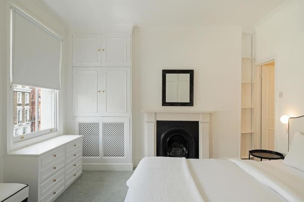 Beautiful Two Bedroom Maisonette In The Heart Of Chelsea *