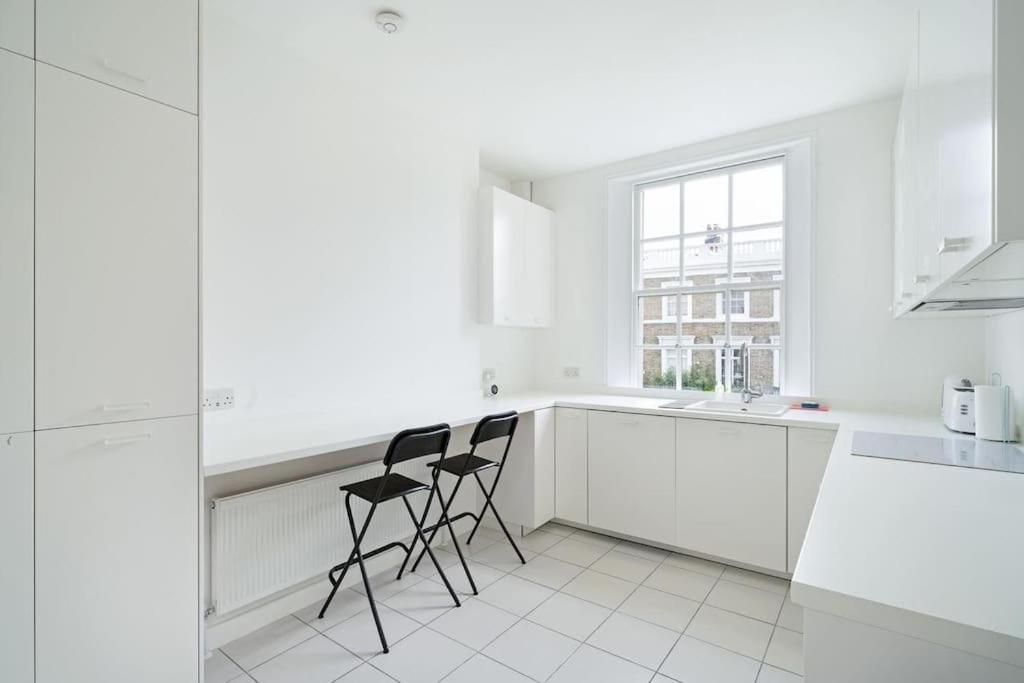Beautiful Two Bedroom Maisonette In The Heart Of Chelsea * London