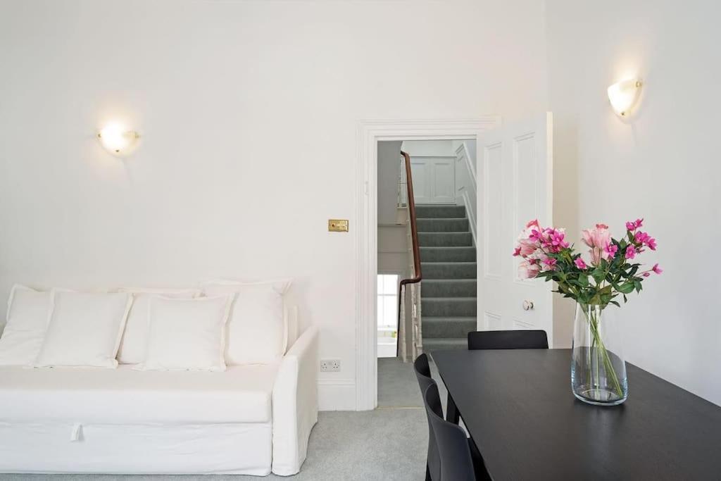 Apartment Beautiful Two Bedroom Maisonette In The Heart Of Chelsea