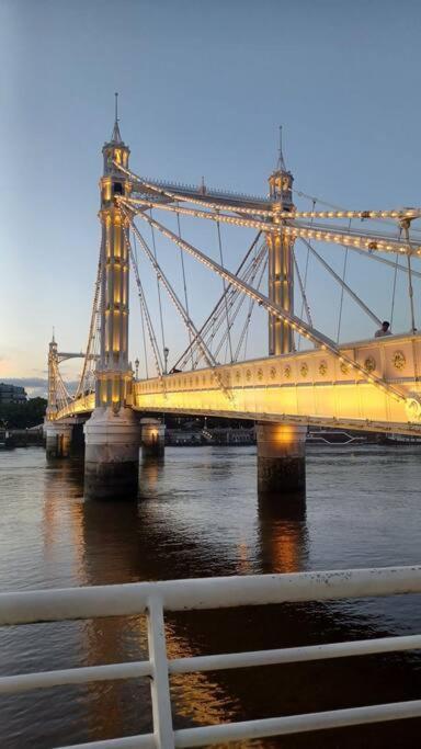 Escape To The Londres