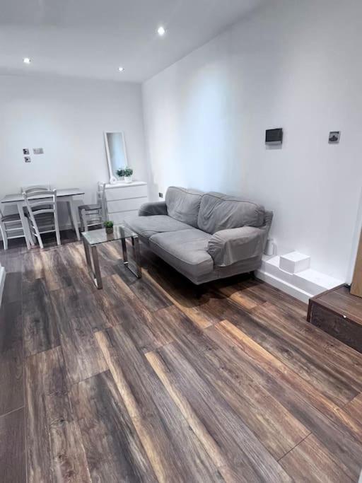 Apartamento Flat 3, 417 Fulham, 2 Bedroom, 1 Bathroom Flat *