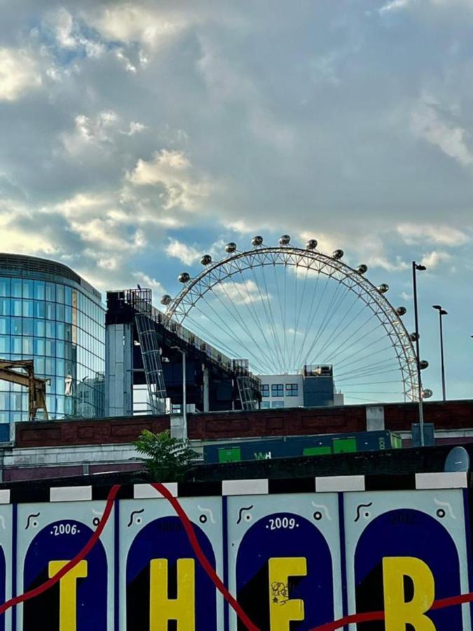 Stunning 2 Bed/2 Bath Flat In Waterloo, * Londres