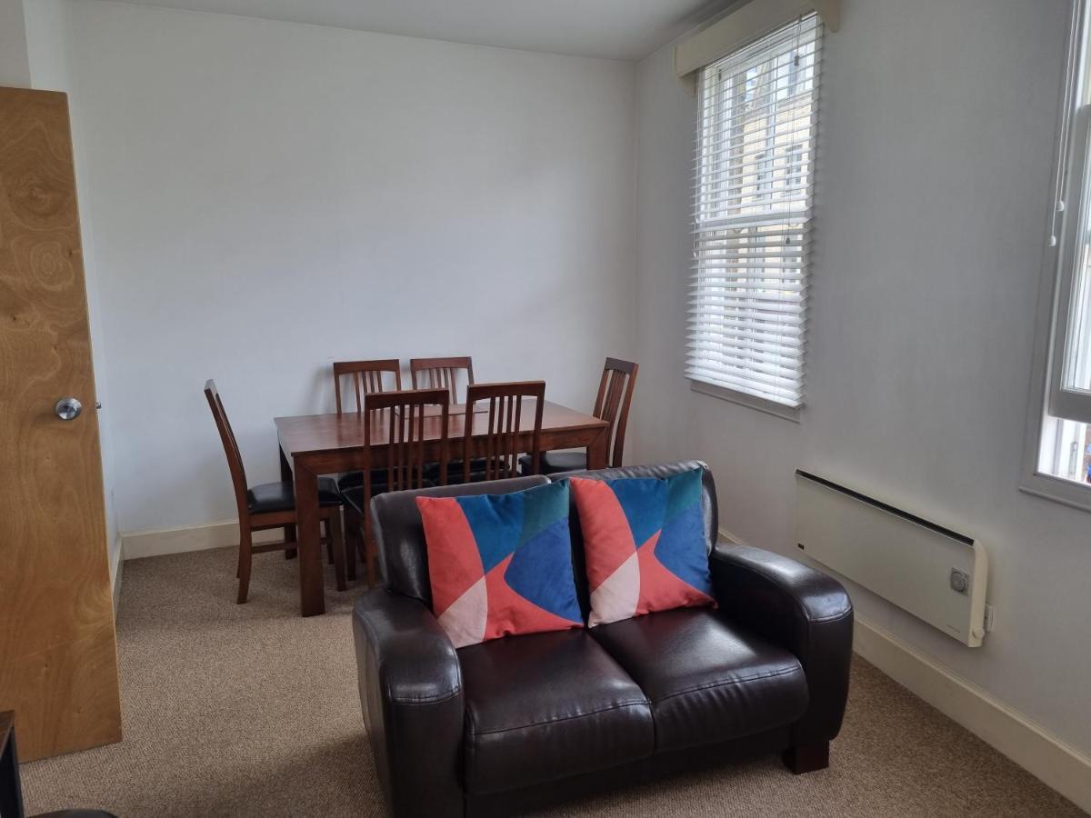 Apartamento Stunning 2 Bed/2 Bath Flat In Waterloo,