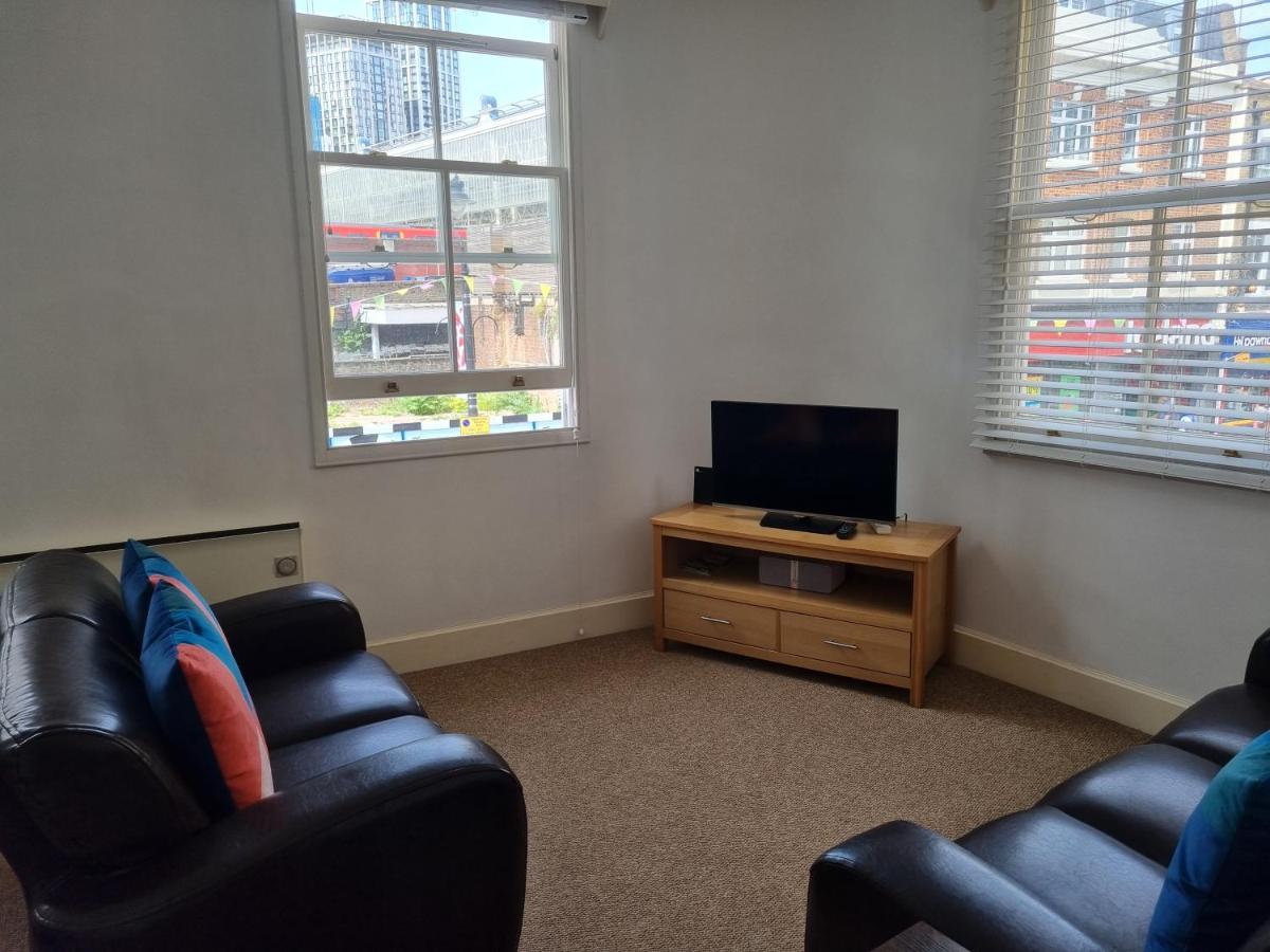 Stunning 2 Bed/2 Bath Flat In Waterloo, * Londres