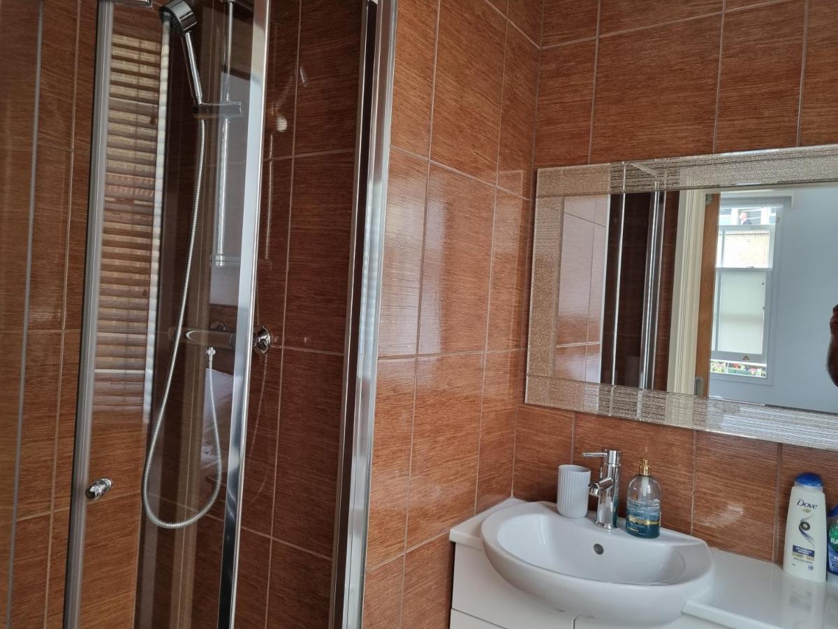 Apartamento Stunning 2 Bed/2 Bath Flat In Waterloo,