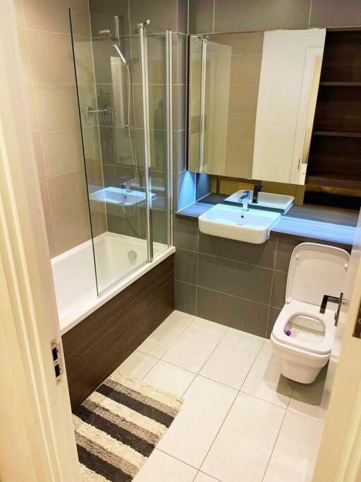 Morden Luxury 2bedroom London