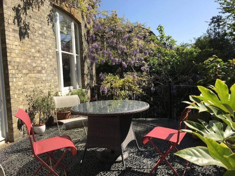 Spacious 2 Bed Garden Flat By The Thames+parking London