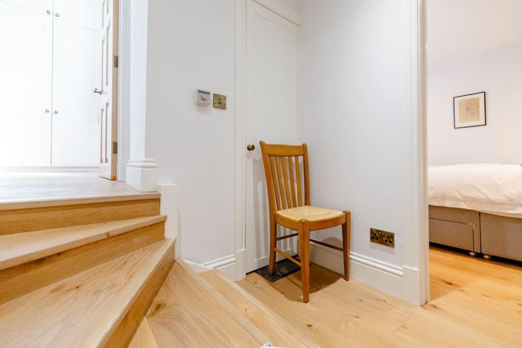 Luxury Flat On Fulham/chelsea Border Appartement Londen