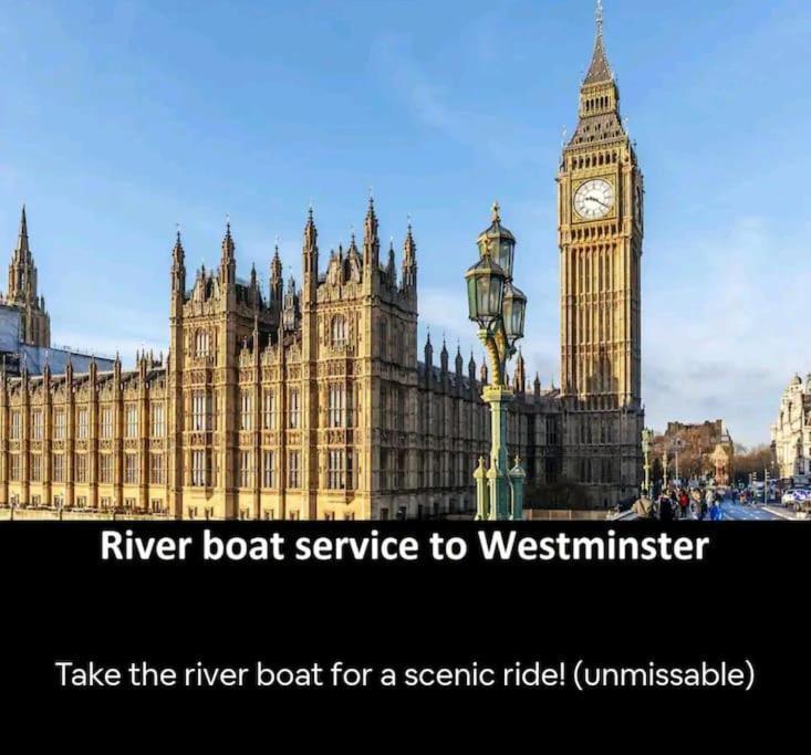 Snuggle - Riverside - Views Over Looking River Thames, Close To O2 Arena, Excel, Airport, Thames Clipper- River Boat Service, Woolwich Ferry, Onsite Parking, Twin Option Available Apartment