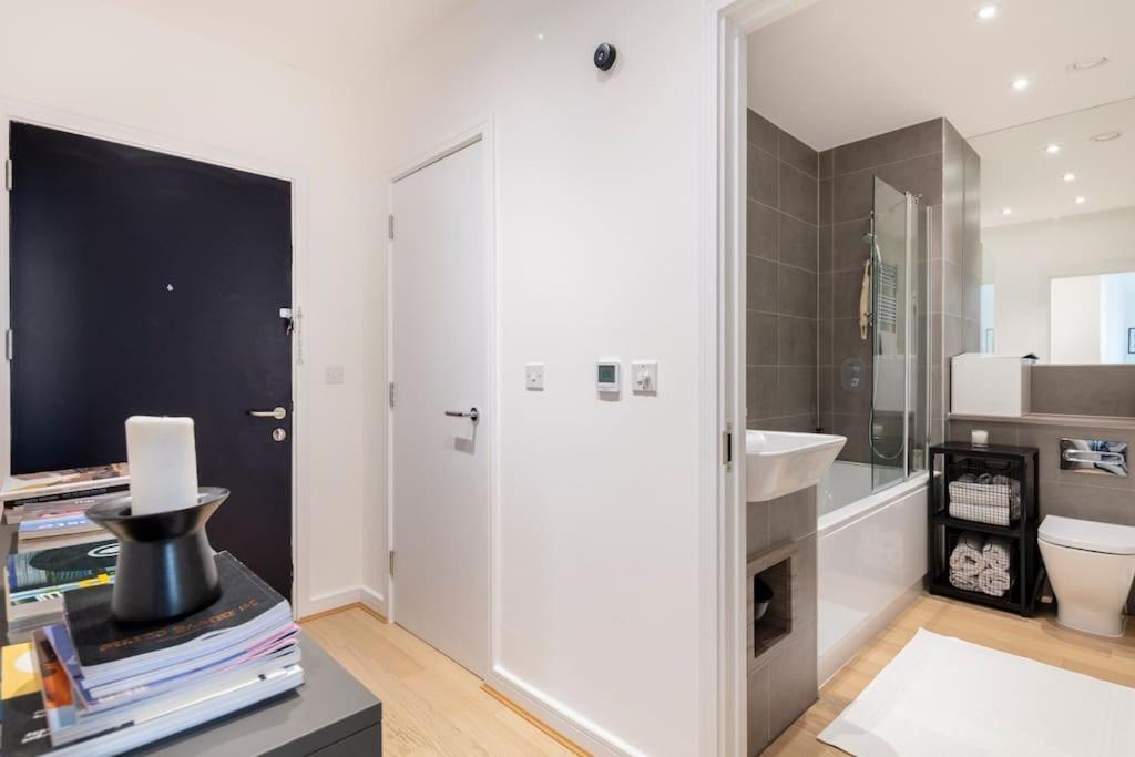 Cozy Flat In Hip East * London