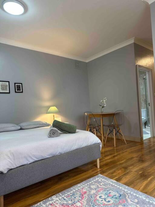 Apartment Ground Floor London