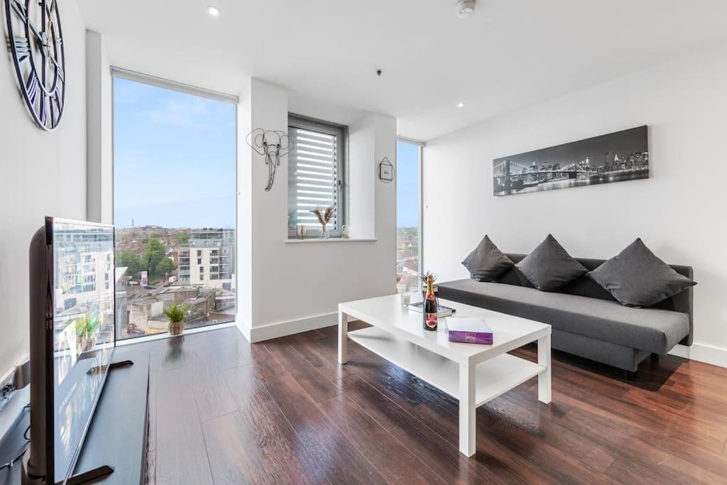 Contemporary 1 Bedroom Flat In Bp4 Leilighet *