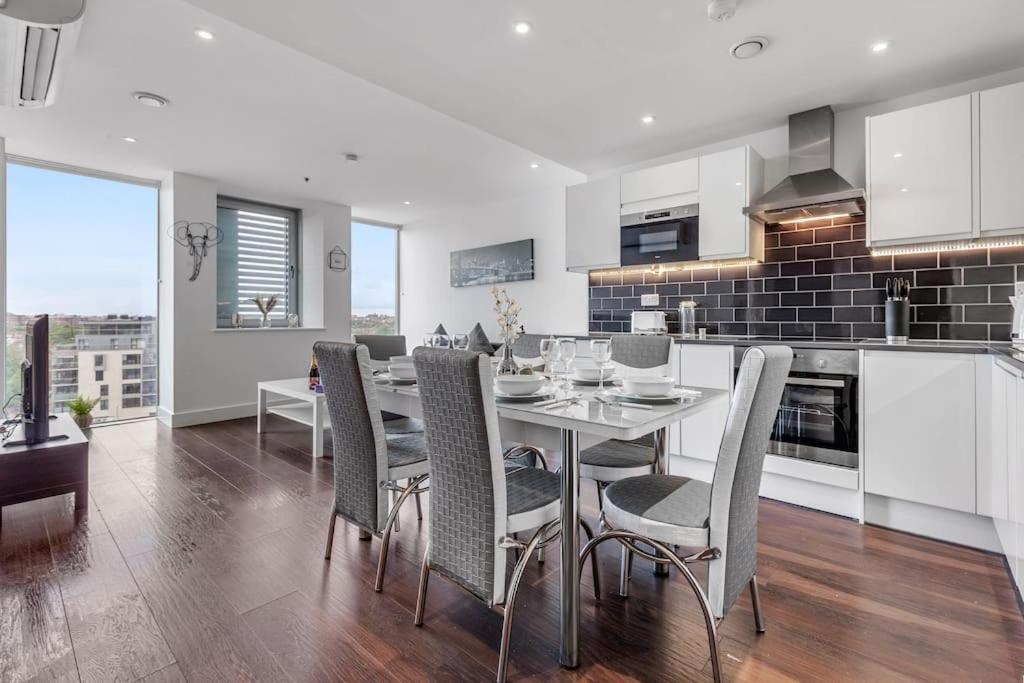 Leilighet Contemporary 1 Bedroom Flat In Bp4