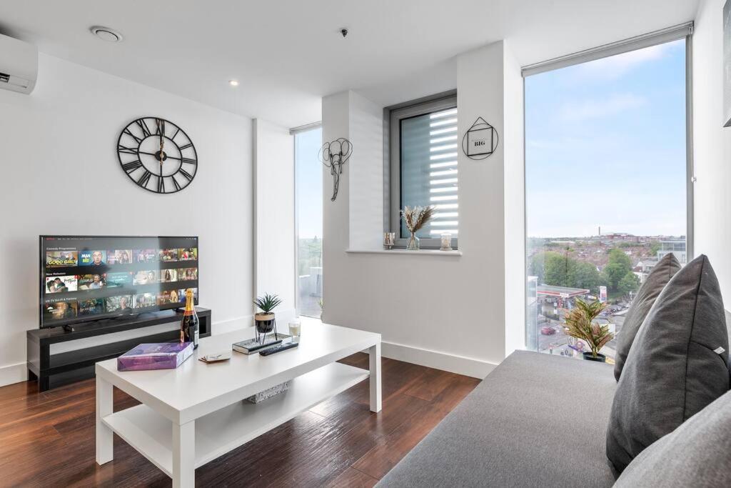 Contemporary 1 Bedroom Flat In Bp4 Leilighet *