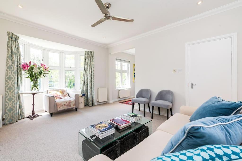 Modern And Spacious 2 Bed In Brixton Apartment London