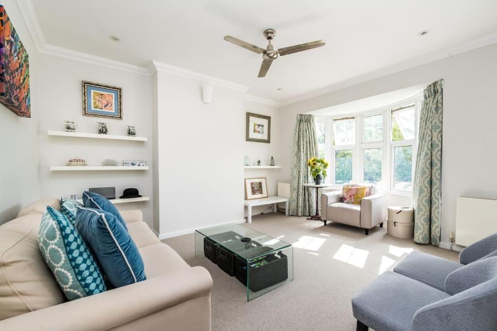 Modern And Spacious 2 Bed In Brixton * London