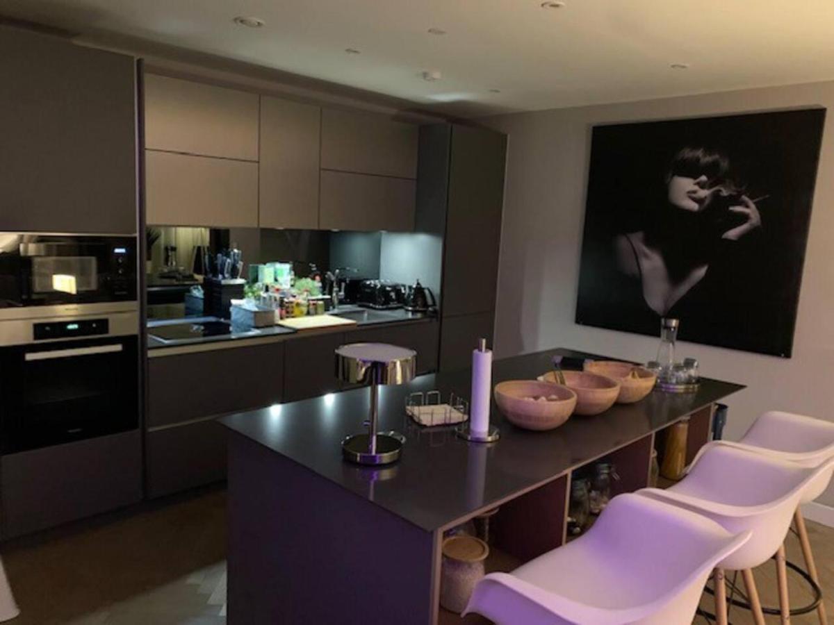 Stunning Penthouse With 360 - Skyline View