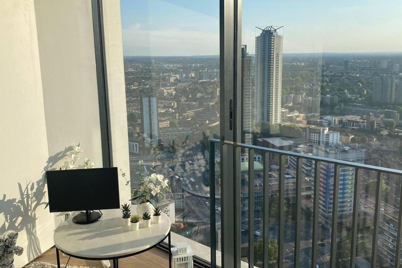 Apartment Stunning Penthouse With 360 - Skyline View London