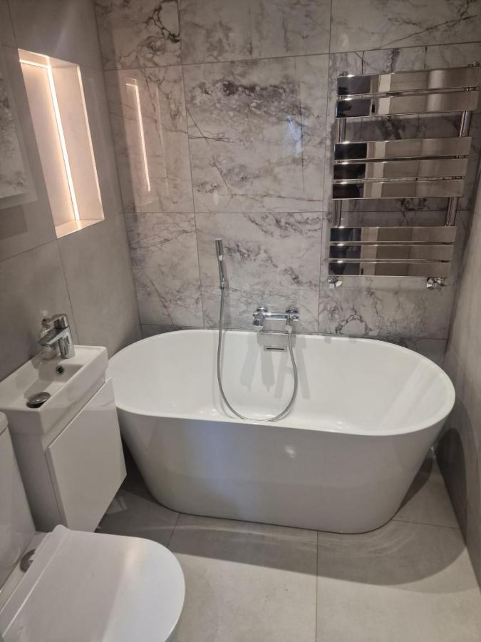 Collier's Wood En-suite Leilighet