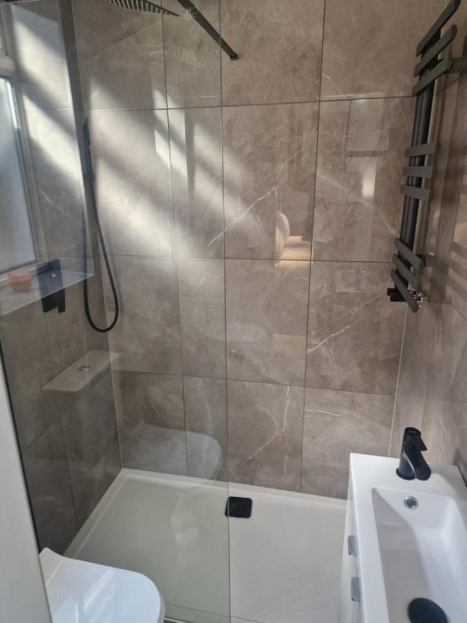 Collier's Wood En-suite Leilighet *