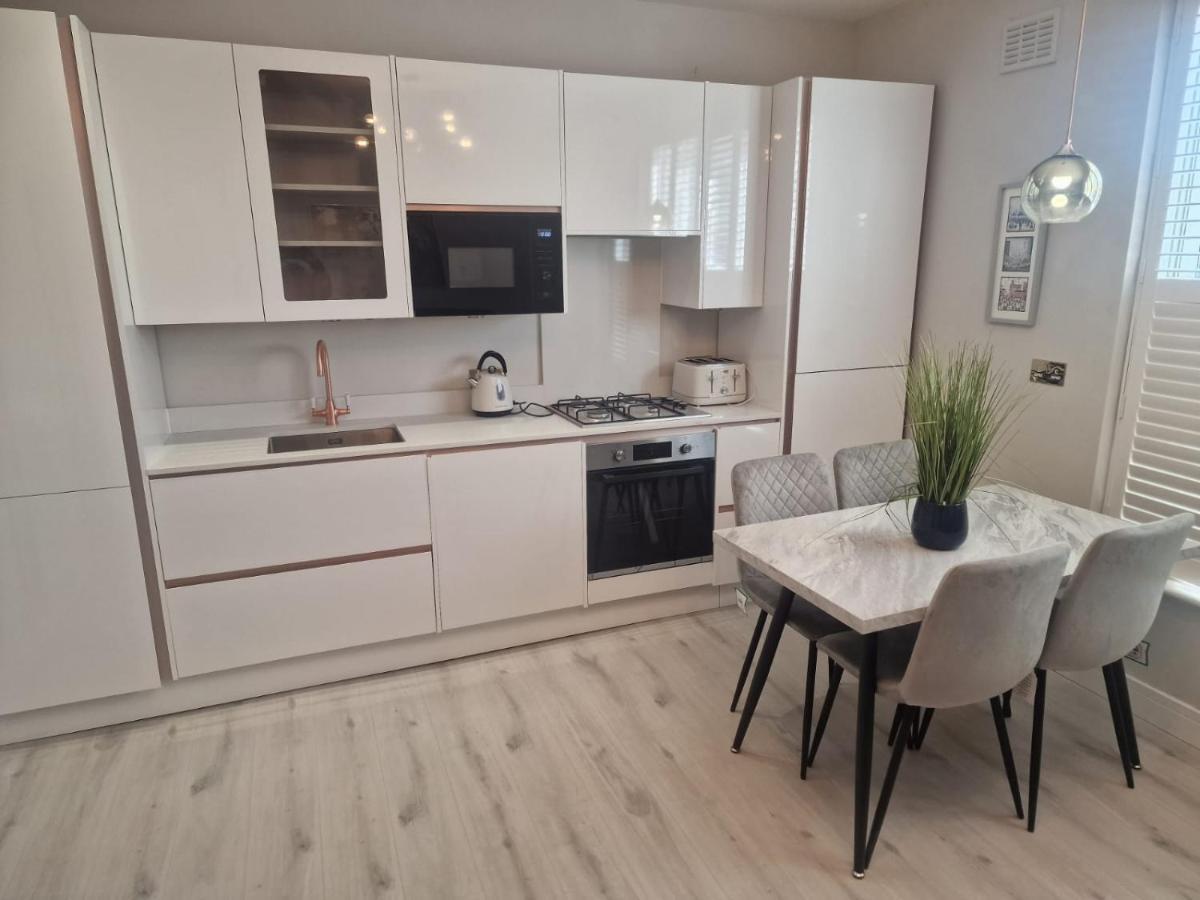 Collier's Wood En-suite Leilighet London