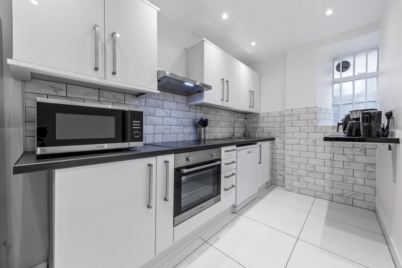Modern Flat In Leilighet