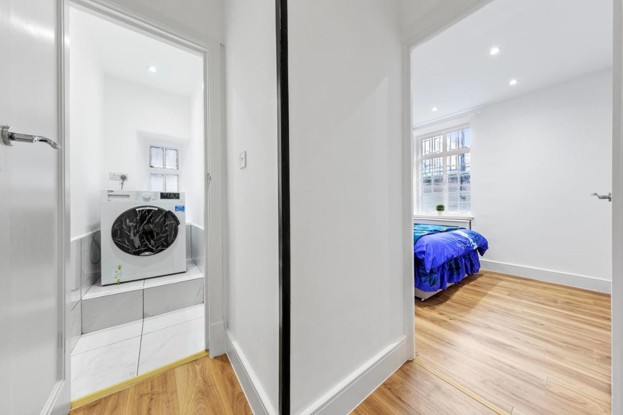Modern Flat In Leilighet