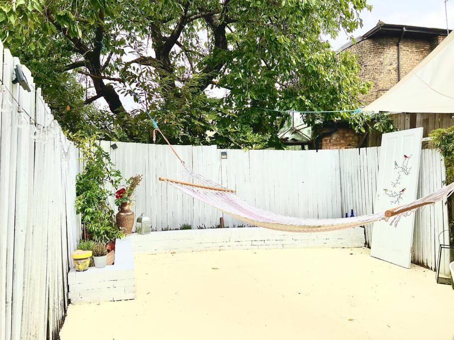 With Cosy Garden In Apartment *