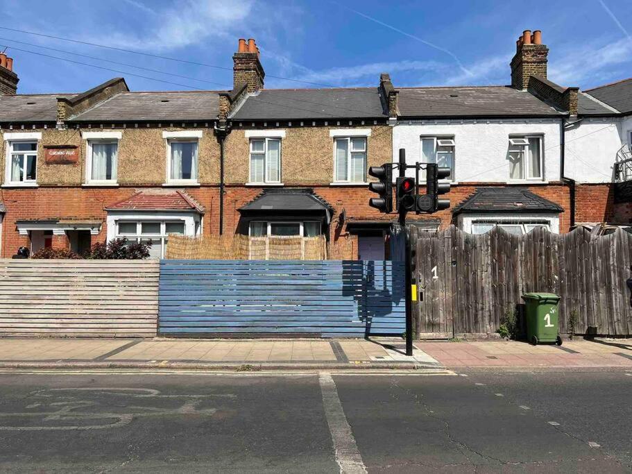 With Cosy Garden In London