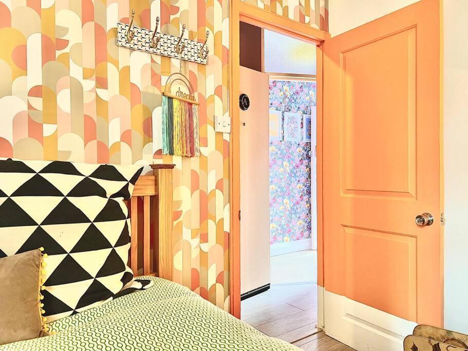 With Cosy Garden In Apartment London