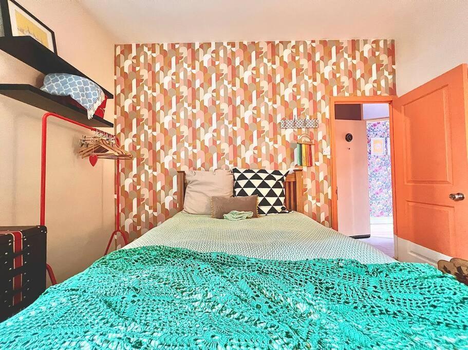Apartment With Cosy Garden In *